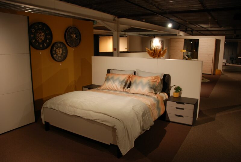 Slaapkamer 801 Bed 160*200 - Afbeelding 1