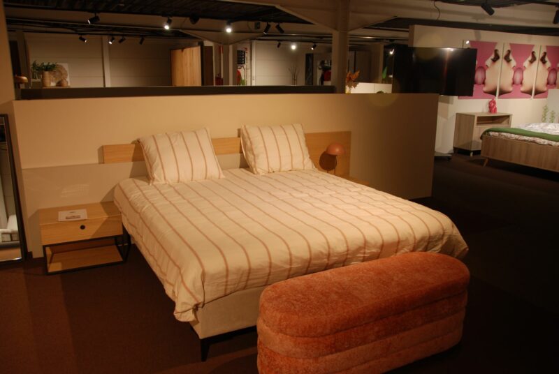 Slaapkamer819 Bed En Hoofdbord - Afbeelding 1