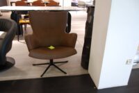 SOLDEN CONFORM BIJZETZETLE IN LEDER