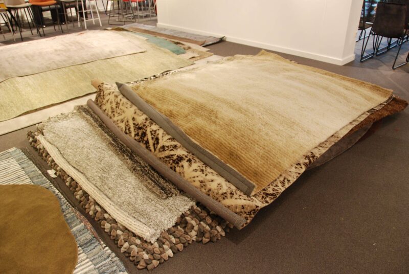 Solden Tapijten Groep 2 Achteraan Eerste Verdieping Middelgroot - Afbeelding 1