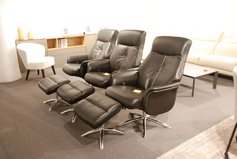 Solden Fauteuil + Repose-Pieds En Similicuir Noir - Image 1