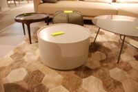 TABLE DE SALON VENDU AVEC TIROIR EN LAQUE