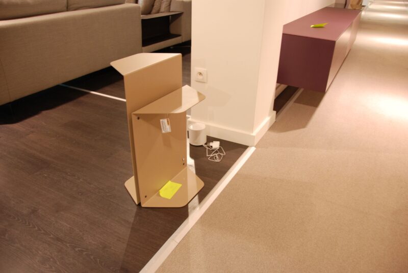 Soldenl@Mbijzettafelhyde - Image 1