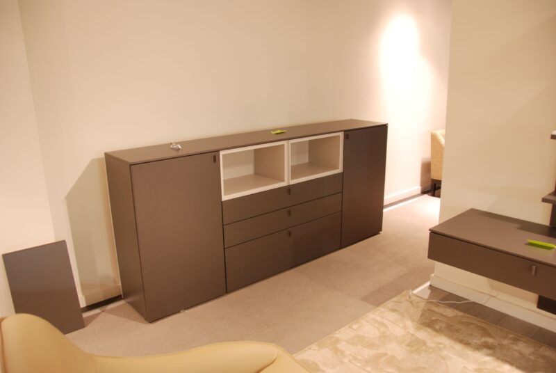 Soldenl@Mdressoirhoogvenjakob - Image 1