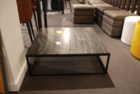 SOLDEN SALONTAFEL NATUZZI LAAG NATUURSTEEN