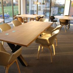 SOLDEN EETTAFEL EIK BOOMSTAM