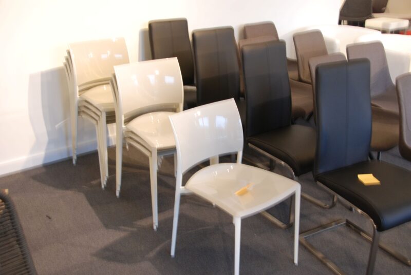 Chaires Vendues Dekimpe - Image 1